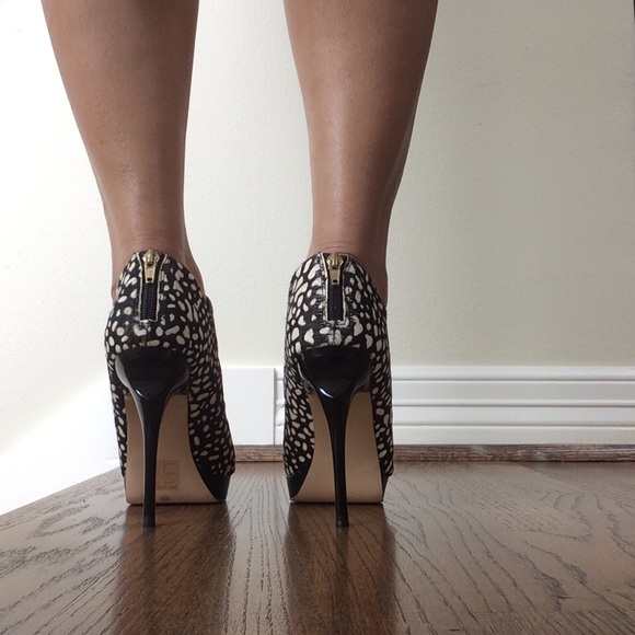 DV by Dolce Vita Black and White Calf Fur Booties - Picture 5 of 8